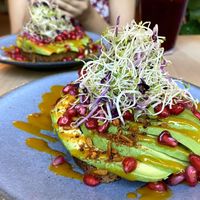 Avocadotoast  at roots - Schanzengraben in Zurich