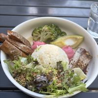Protein bowl with rice instead of quinoa as they were out  at roots - Schanzengraben in Zurich