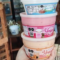 Me lleve estos 2 yogures para probar y un queso crema at Patita Polola in Guadalajara