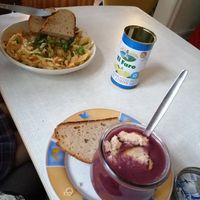 Bigos und Rotkohl-Cremesuppe at In Guter Gesellschaft in Hamburg