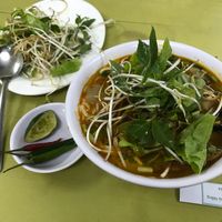 bùn bo huế  at Huong Khach in Da Nang