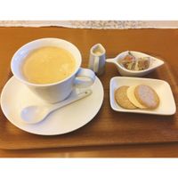 Organic coffee and vegan cookies at SaiShokuKenBi in Tokyo
