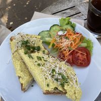 Rustikales Röstbrot mit Hummus   at Cafe Affenbrot in Luebeck