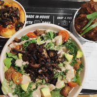 Mac'n'Cheese, Kale Caesar Salad, BBQ Cauliflower wings at By Chloe - Tower Bridge in London