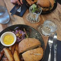 Burgers at L'Embargo in Toulouse