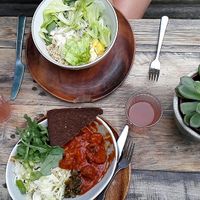 Vegane Currywurst und Quinoabowl at Erna & Käthe - Kastanienallee in Braunschweig