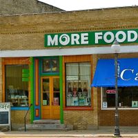 Store front at MORE Healthy Foods & Cafe in Montello