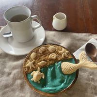 Ginger tea and spirulina smoothie bowl   at Luca Loko in San Juan Siquijor