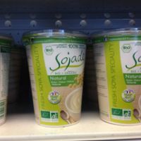 A lot of options in this vegan food store at Astrid och Aporna in Malmo