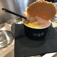 Mango and peach at Vigo Ice Cream in Ljubljana
