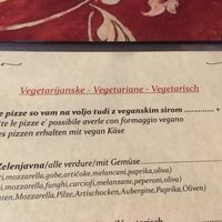 All veggie pizzas are possible with vegan cheese at Pizzeria Santalucia in Portoroz