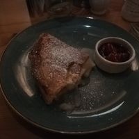 Vegan apple pie at The Willy Wicket in Bristol