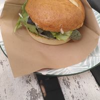 Great vegan pesto burger 🤩 at Miss Nice Banana in Gouda