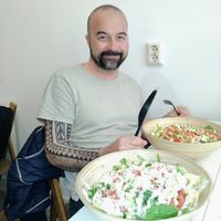 Very happy bunnies with big salads at Miss Nice Banana in Gouda