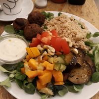 Vegacombi con arroz integral, albóndigas y verdura at NicPic in Malaga