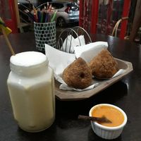 Coxinhas e suco at Tabuleria in Sao Thome Das Letras