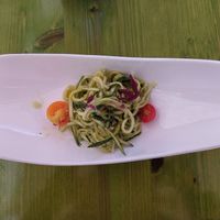 Entrante: Ensalada italiana de tallarines de calabacín a la aceite de albahaca at Gaia in Burgos