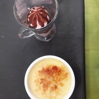 💚 Crema catalana, y mouse de frutos rojos con chocolate. at Gaia in Burgos
