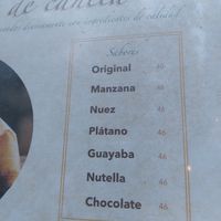Cinnamon rolls at DoceCuarenta in La Paz