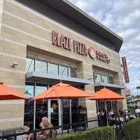 Exterior with loads of outdoor seating #Veganuary at Blaze Pizza in Sarasota