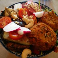 Falafel bowl at Riz Riz - Marais in Paris