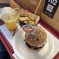 Tuscano vegan burger, chips and a detox juice   at Veg&Veg in Rome