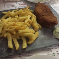 San jacobo con patatas at Raices in Granada