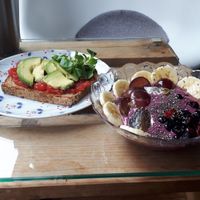 Acai bowl and avocado-tomato sandwich at Dulces Dreams in Malaga