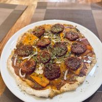 Pizza de pepperoni 😋  at Cafe Lurathapi Vegan Food - Maybe closed in La Paz