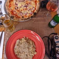 Four cheese pizza and mushroom tagliatelle at Spiga in Alicante