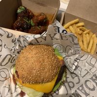 Beyond burger and cauliflower wings at Ellis Gourmet Burger in Brussels