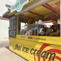 Shop front   at Frozen Rolls - Tajskie Lody in Krakow