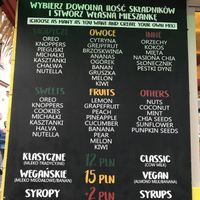 Vegan thai ice cream rolls at Frozen Rolls - Tajskie Lody in Krakow