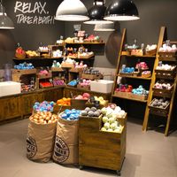 Bath bomb at LUSH - VivoCity in Central Singapore