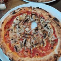 Pizza funghi at Pizza Punk in Brno