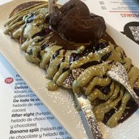 Y ahora tortitas veganas con varios toppings, muy buenos!   at Vacanze Romane in Santander