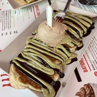 Tortitas veganas con chocolate negro, crema de pistacho y helado de avellana   at Vacanze Romane in Santander