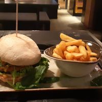 Burger and potato fries at Peter Pane - Invalidenstr in Berlin