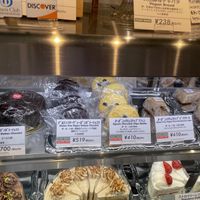 Cake window  at Takagiya in Tokyo