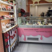 Vegan ice cream at Yummy Helados in Malaga