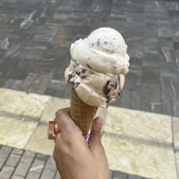 Kinder bueno y almendrado  at Yummy Helados in Malaga
