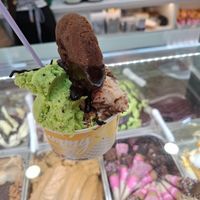 Mint and Kinder Bueno at Yummy Helados in Malaga