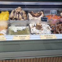 All these ice creams are vegan! at Yummy Helados in Malaga