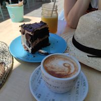 Kaffee, Erdnussschokotorte Maracujasaft at Plan Bakery Cafe in Tenerife