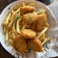 Nuggets and chips  at Full of Beans Cafe in Franz Josef Waiau