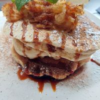 apple pie pancakes at Butterflies and Hurricanes in Thessaloniki