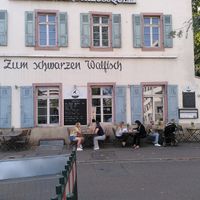 Sitzgelegenheiten innen und außen at Schwarzer Walfisch  in Heidelberg