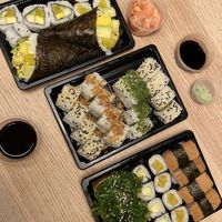 Vegannboxes each 7€ at Lapamaki in Porto