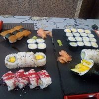 vegan sushi (tofu nigiri, avocado, mango, cucumber and banana maki and vegetarian temaki at Lapamaki in Porto