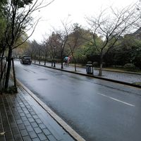 The way from the metro at Ji Ming Temple Vegetarian Diet in Nanjing